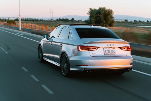 Designing an ideal noise-free environment for online teaching: mastering home distractions