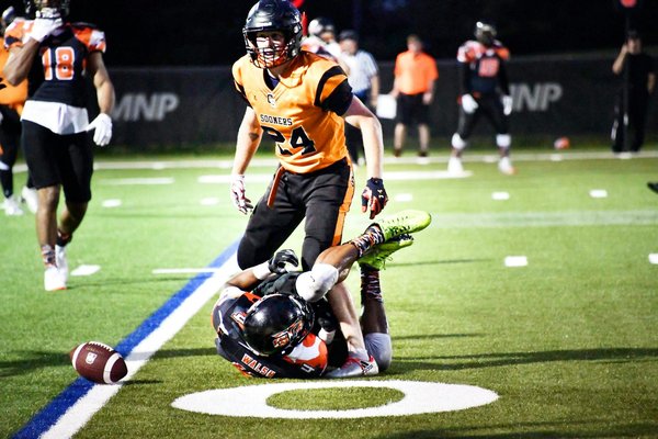 Transform Your Office Look: Expert Tips on Rocking a Beret Like a Pro