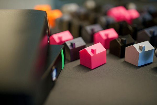 Unlock budget-friendly techniques for installing underfloor heating in concrete surfaces